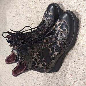 L'Artiste Boots Size 36 2005  Black Colorful
